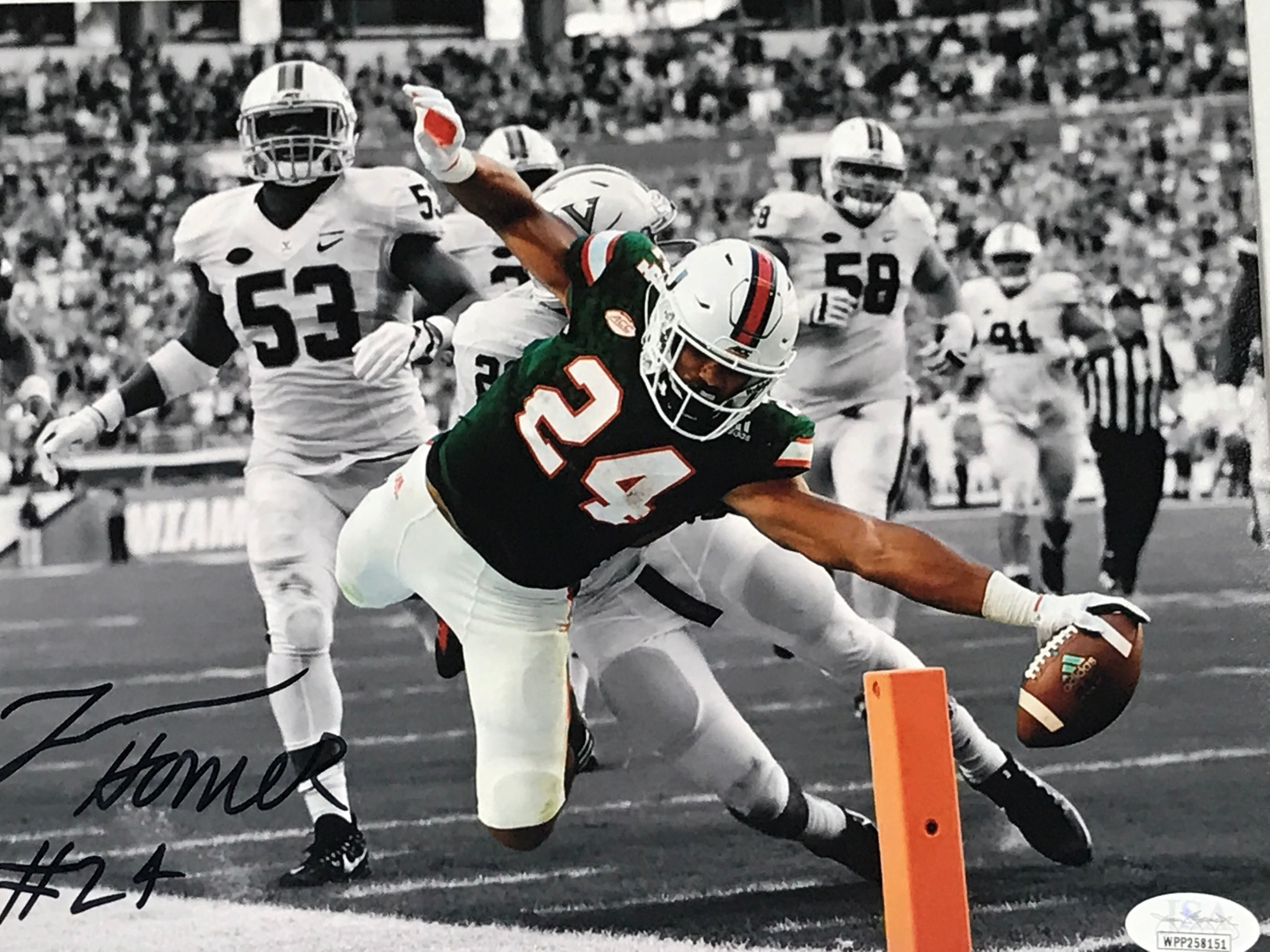 Autographed Travis Homer 8x10 Photo- B&W TD