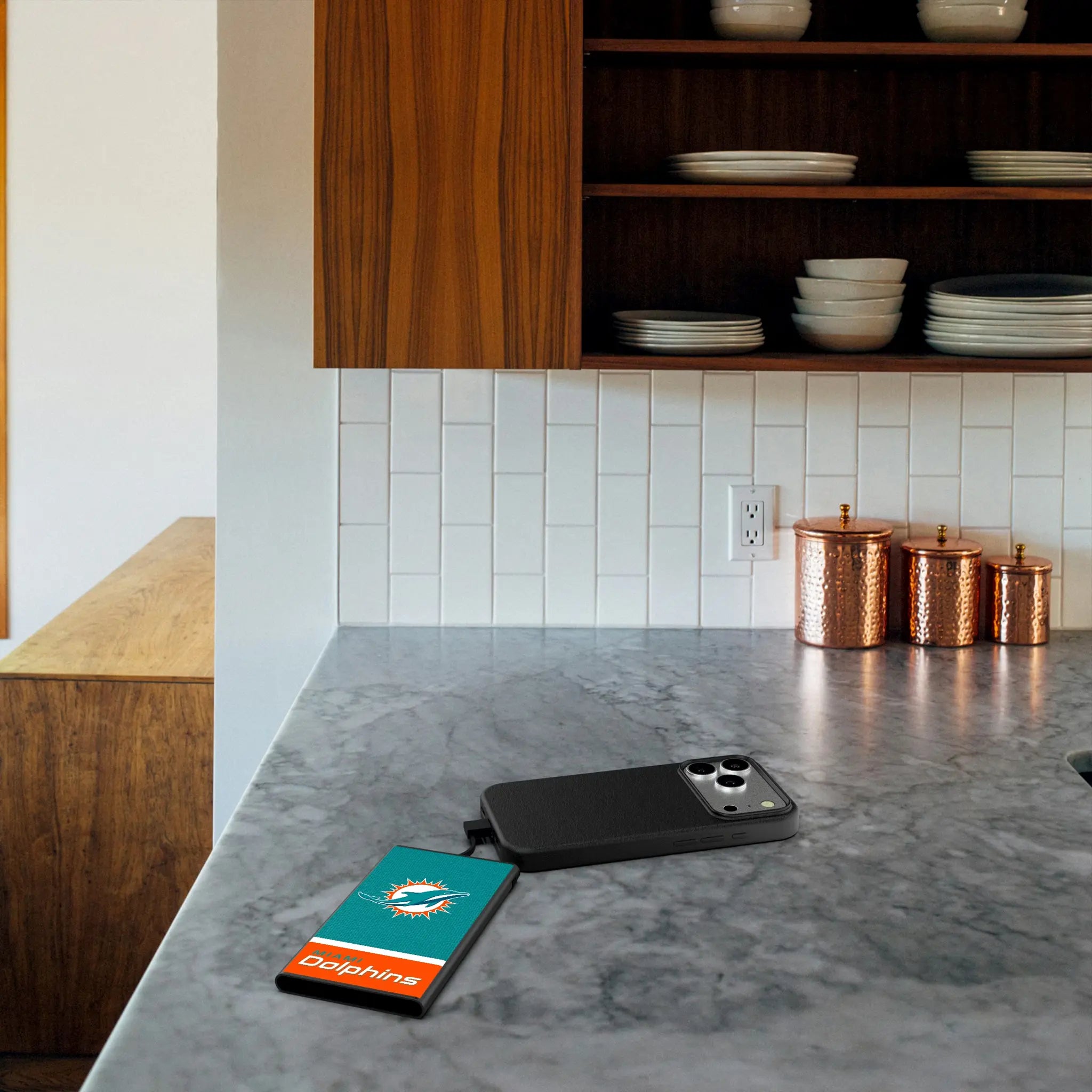 Miami Dolphins Endzone Solid 5000mAh Flat Powerbank