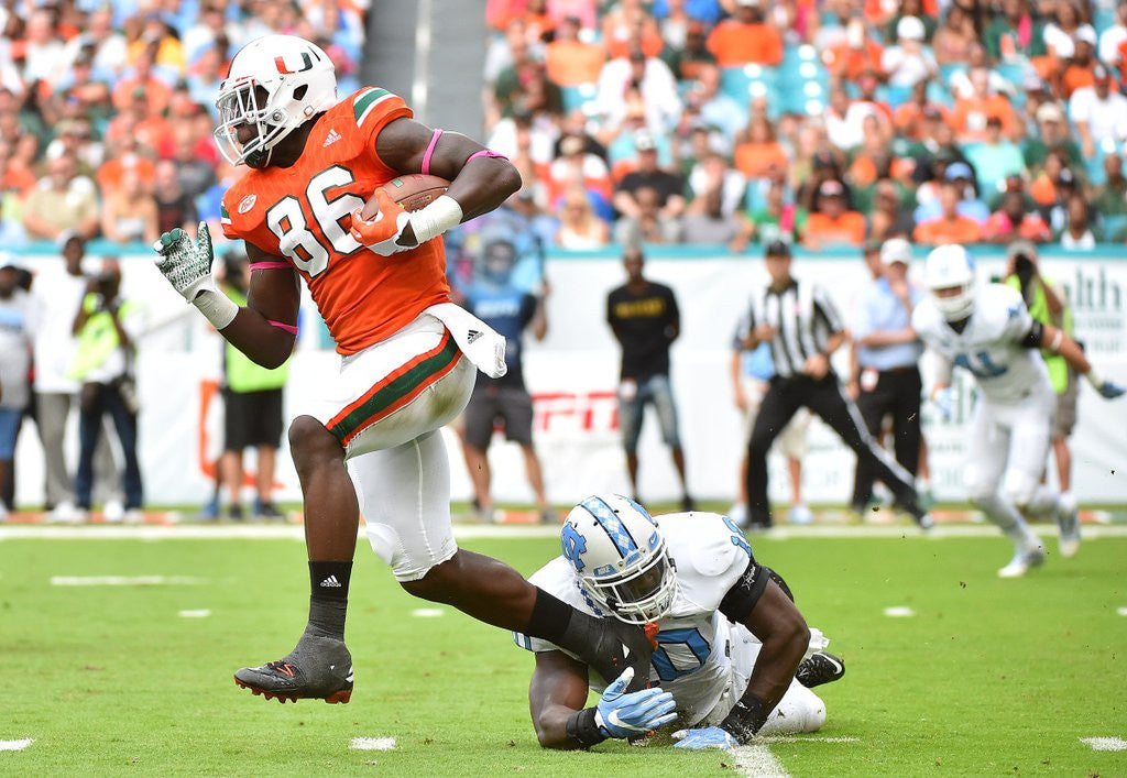 Unsigned David Njoku Photo - 8x10